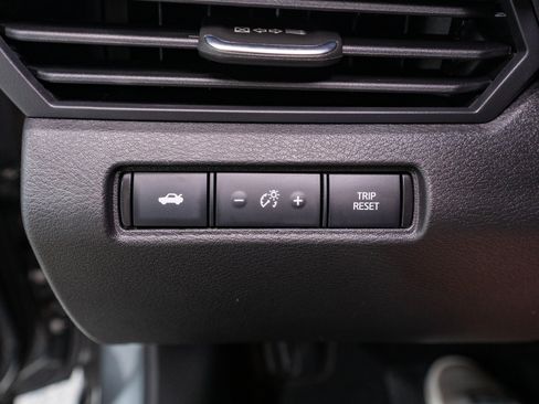 Used 2024 Nissan Altima 2.5 SV FWD image 26