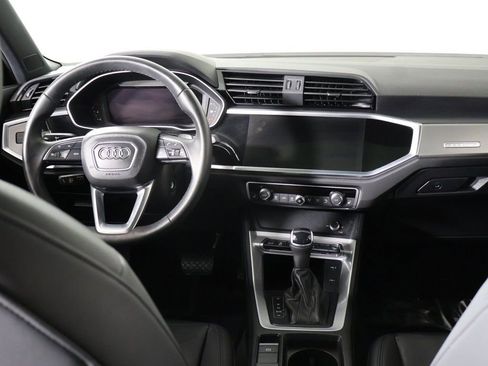Used 2025 Audi Q3 2.0T Premium image 32