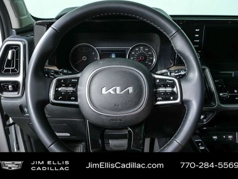 Used 2023 Kia Sorento EX w/ Panoramic Sunroof Package FWD image 9