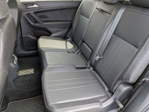 Used 2023 Volkswagen Tiguan SE FWD image 29