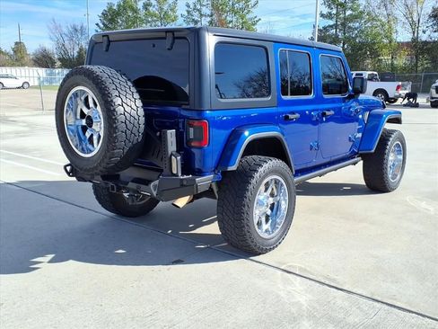 Used 2019 Jeep Wrangler Unlimited Sahara image 10