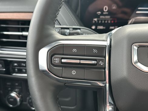 Certified 2025 GMC Yukon XL Denali image 18