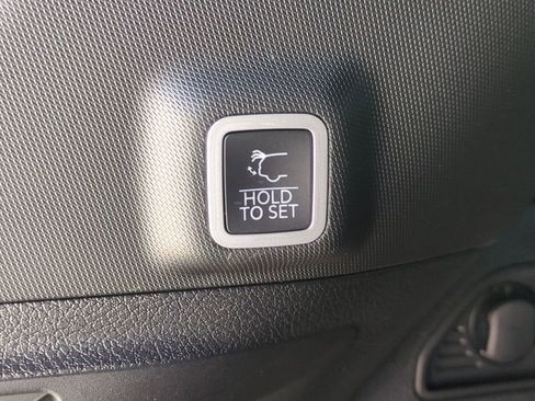 Used 2023 Jeep Grand Cherokee Overland image 15