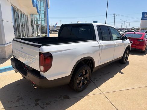 New 2026 Honda Ridgeline Black Edition image 10