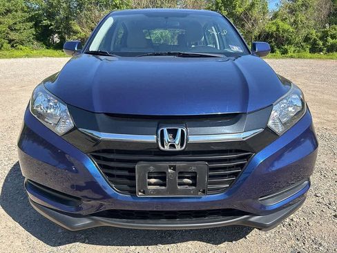 Used 2017 Honda HR-V LX image 2