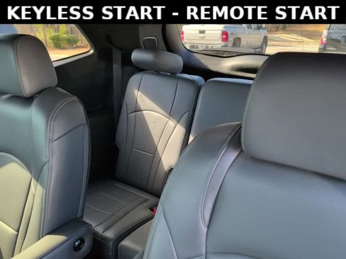 Used 2024 Buick Enclave Premium image 7