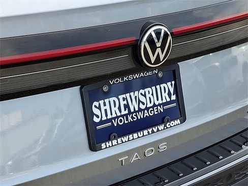 New 2025 Volkswagen Taos SEL image 15