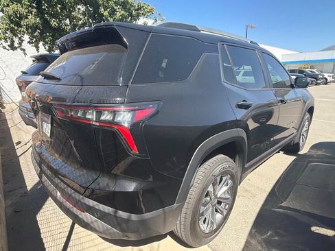 Used 2025 Chevrolet Equinox LT w/ Convenience Package II FWD image 8