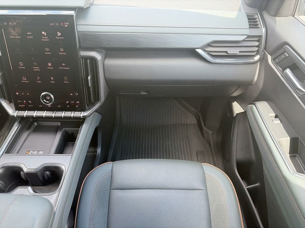 Used 2025 GMC Acadia AT4 w/ LPO, Floor Liner Package AWD/4WD image 13