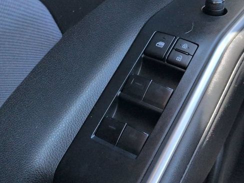 Used 2023 Toyota Highlander LE FWD image 22