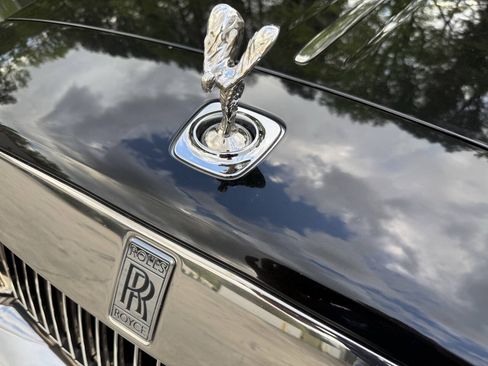 Used 2018 Rolls-Royce Dawn RWD image 37