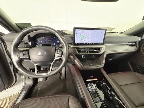 Certified 2025 Ford Explorer Platinum w/ LUX Leather Package AWD/4WD image 8