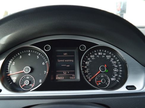 Used 2016 Volkswagen CC R-Line image 35