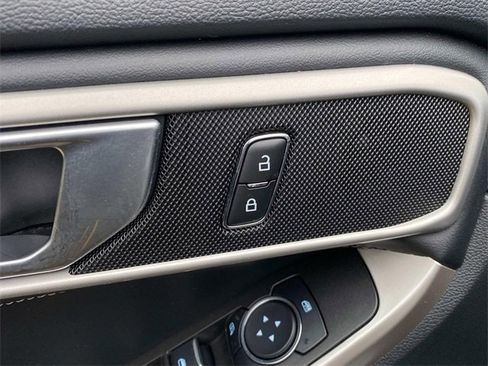 Used 2023 Ford Explorer XLT w/ Equipment Group 202A image 15