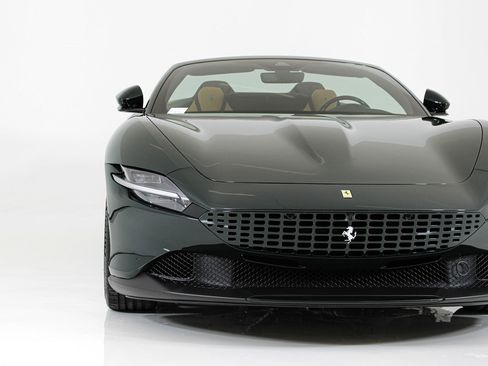 Used 2025 Ferrari Roma Spider RWD image 11