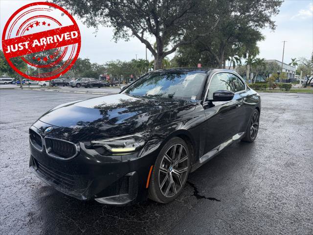 Used 2022 BMW 230i Coupe w/ Convenience Package RWD image 2