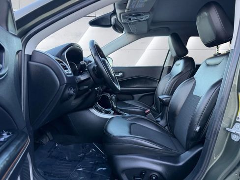 Used 2018 Jeep Compass Latitude w/ Popular Equipment Group image 9