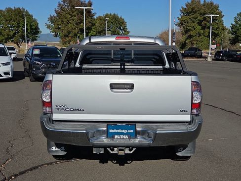 Used 2012 Toyota Tacoma 4x4 Access Cab V6 w/ TRD Off-Road Pkg image 13