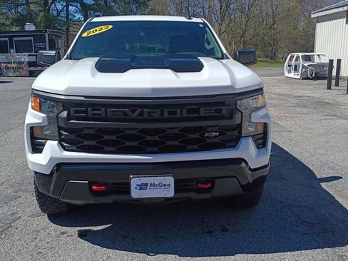 Used 2022 Chevrolet Silverado 1500 Custom Trail Boss w/ LPO, Dark Essentials Package AWD/4WD image 2