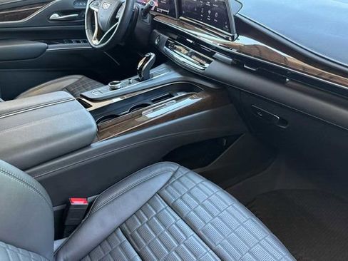 Certified 2023 Cadillac Escalade ESV Sport Platinum w/ LPO, ONYX Package AWD/4WD image 18
