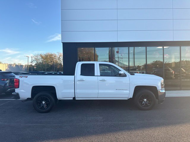 Used 2018 Chevrolet Silverado 1500 LT w/ All Star Edition AWD/4WD image 2