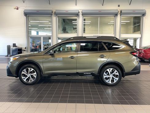 Used 2022 Subaru Outback Limited XT image 2