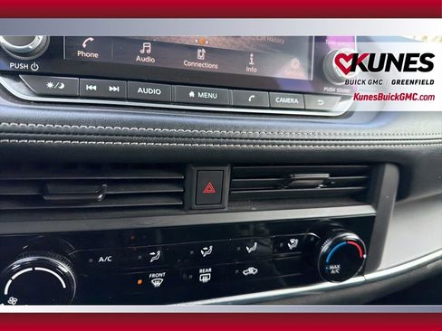 Used 2024 Nissan Rogue S image 28