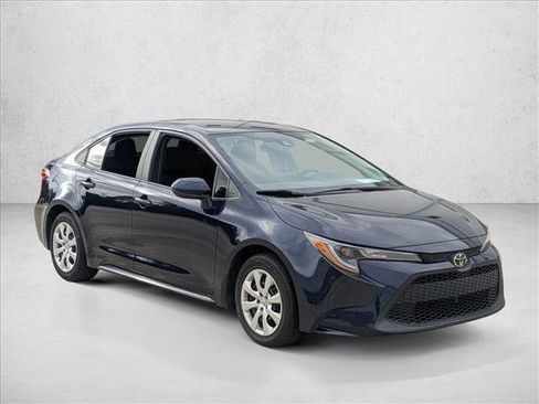 Used 2022 Toyota Corolla LE FWD image 3
