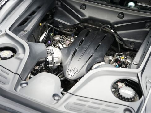 Used 2022 Maserati MC20 Coupe image 15