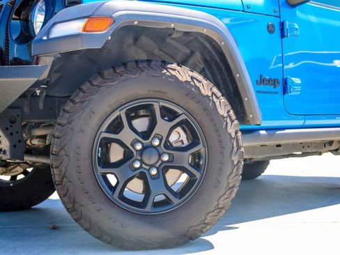 Used 2022 Jeep Wrangler Sport AWD/4WD image 2