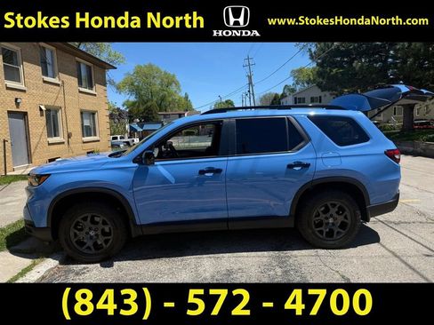 Used 2025 Honda Pilot TrailSport image 5