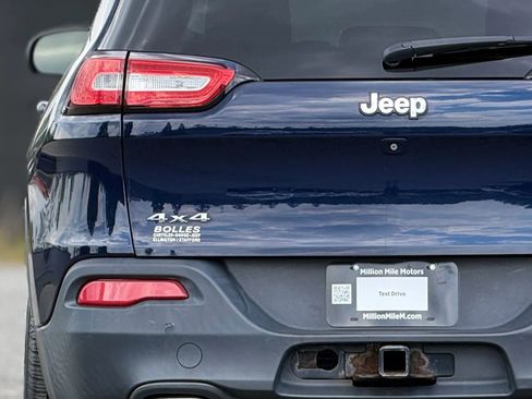 Used 2015 Jeep Cherokee Latitude w/ Cold Weather Group AWD/4WD image 13