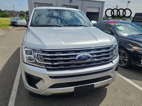Used 2018 Ford Expedition XLT w/ Equipment Group 201A RWD image 2