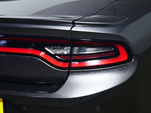 Used 2019 Dodge Charger SXT w/ Plus Group image 17