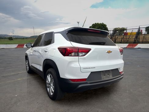 Used 2023 Chevrolet TrailBlazer LS FWD image 4