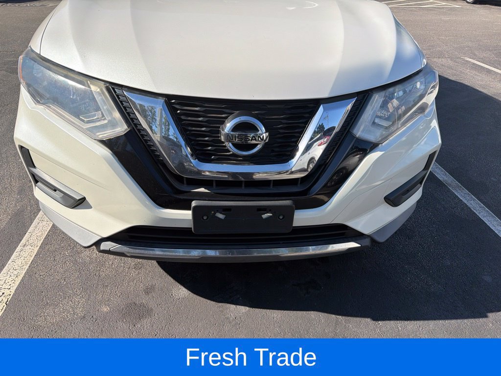 Used 2017 Nissan Rogue SV w/ SV Premium Package AWD/4WD image 5