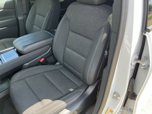 Used 2024 Chevrolet Traverse LT FWD image 20