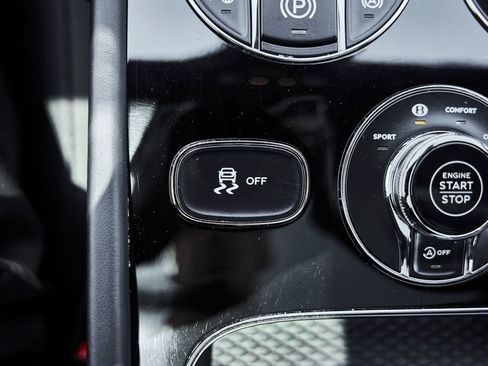 Used 2021 Bentley Bentayga AWD/4WD image 65