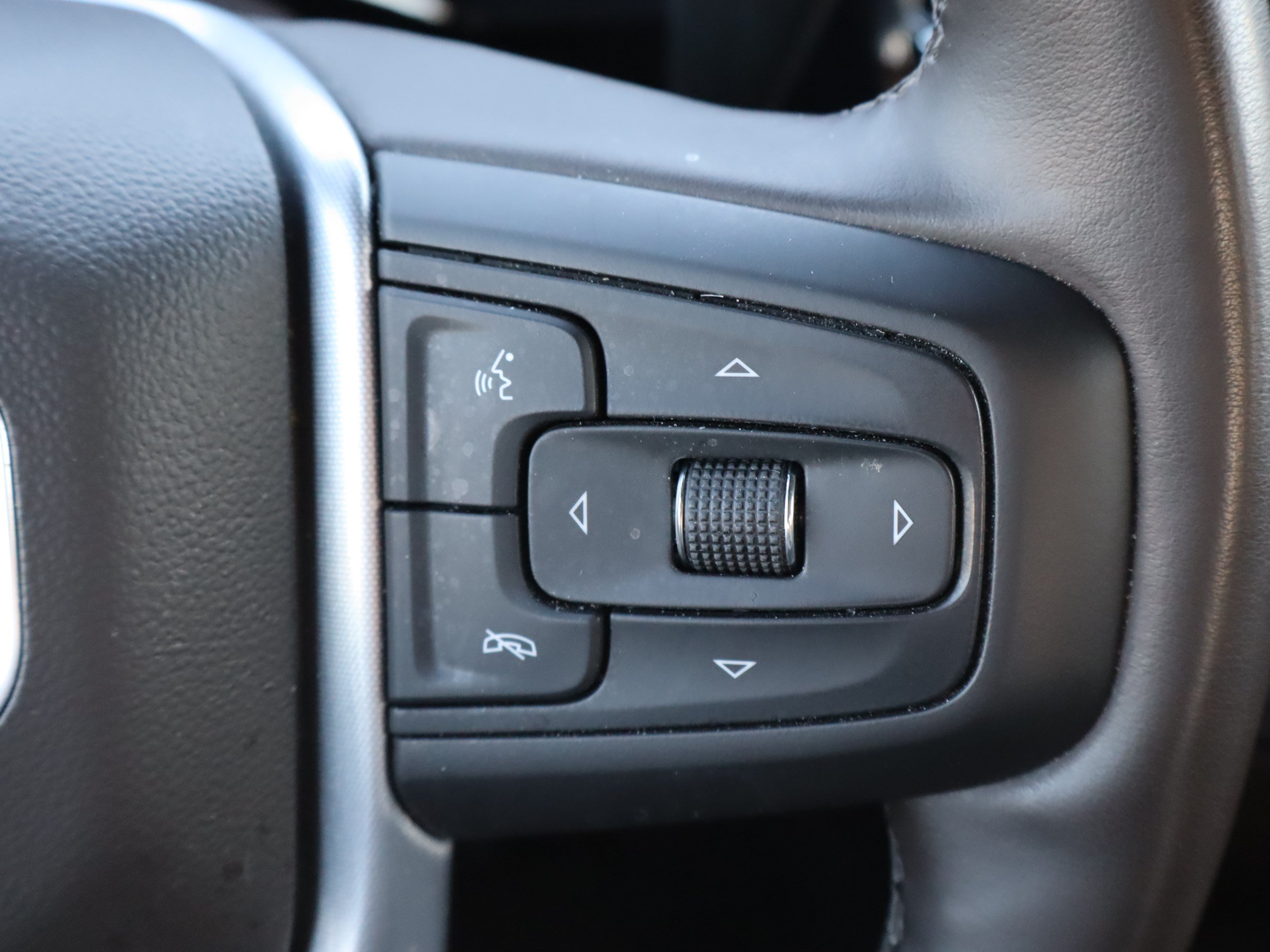 Used 2025 GMC Sierra 1500 SLT AWD/4WD image 21