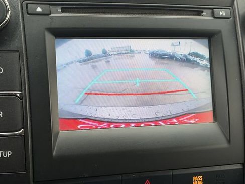 Used 2015 Toyota Camry SE FWD image 16