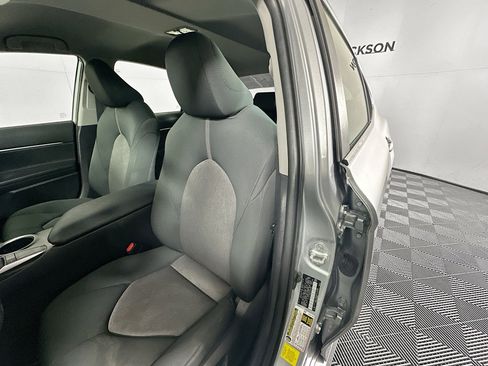 Used 2023 Toyota Camry LE image 12