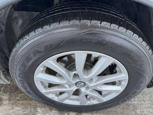 Used 2019 Nissan Rogue SV image 18