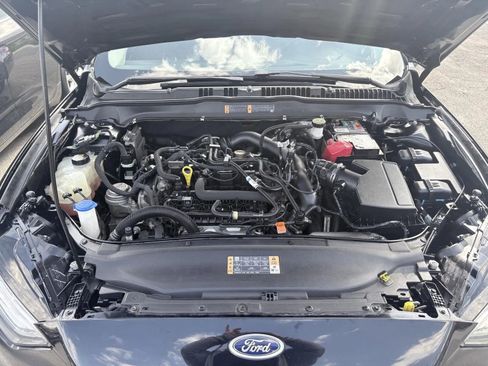 Used 2018 Ford Fusion SE w/ Equipment Group 201A FWD image 19