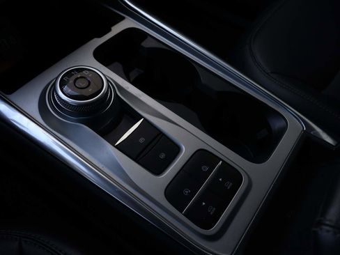 Used 2023 Ford Explorer XLT w/ Equipment Group 202A image 17