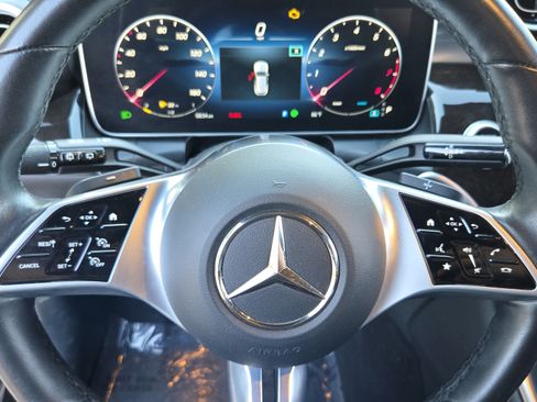 Used 2024 Mercedes-Benz GLC 300 4MATIC image 22