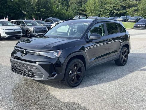 New 2026 Volkswagen Taos SE AWD/4WD image 3