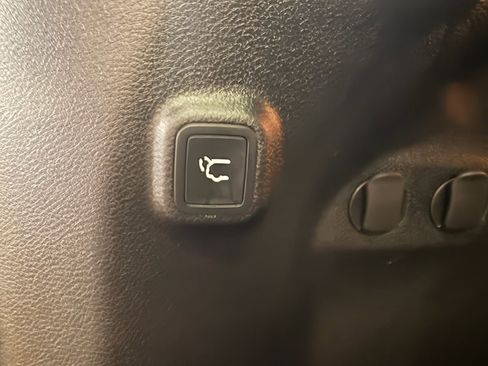 Used 2021 Jeep Cherokee Limited AWD/4WD image 10