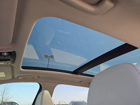 Used 2024 Kia Sorento EX w/ Panoramic Sunroof Package image 17