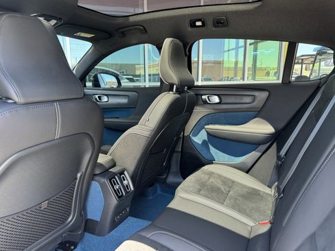 Used 2023 Volvo C40 P8 Recharge Ultimate image 35