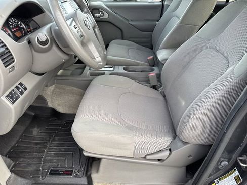 Used 2015 Nissan Frontier SV w/ SV Value Truck Package image 8